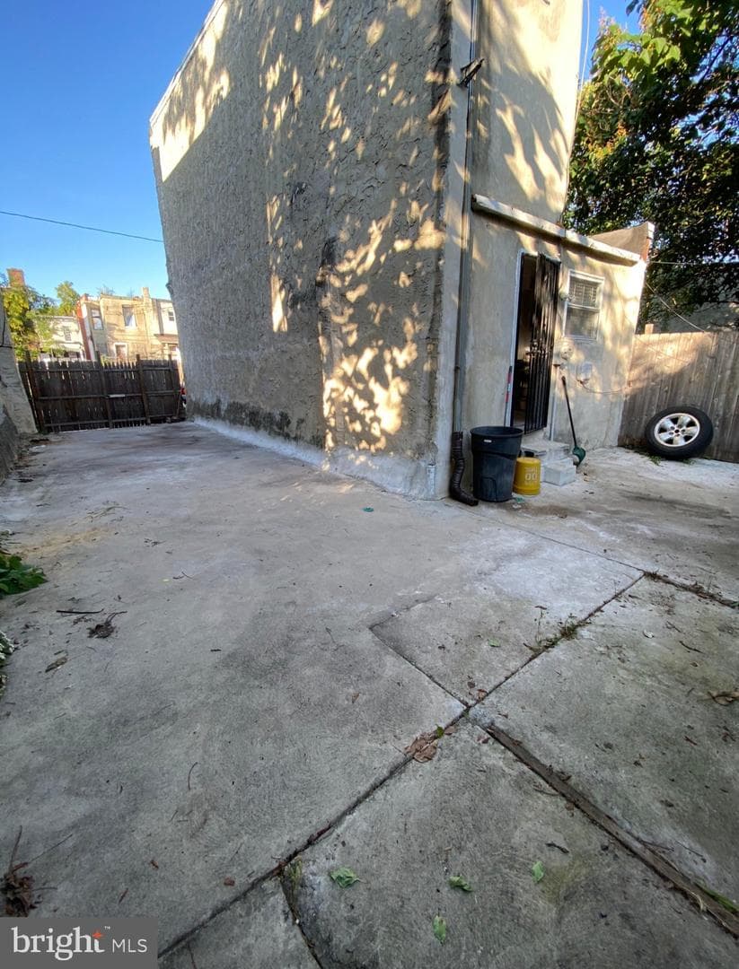 2718 W Sterner Street photo 9