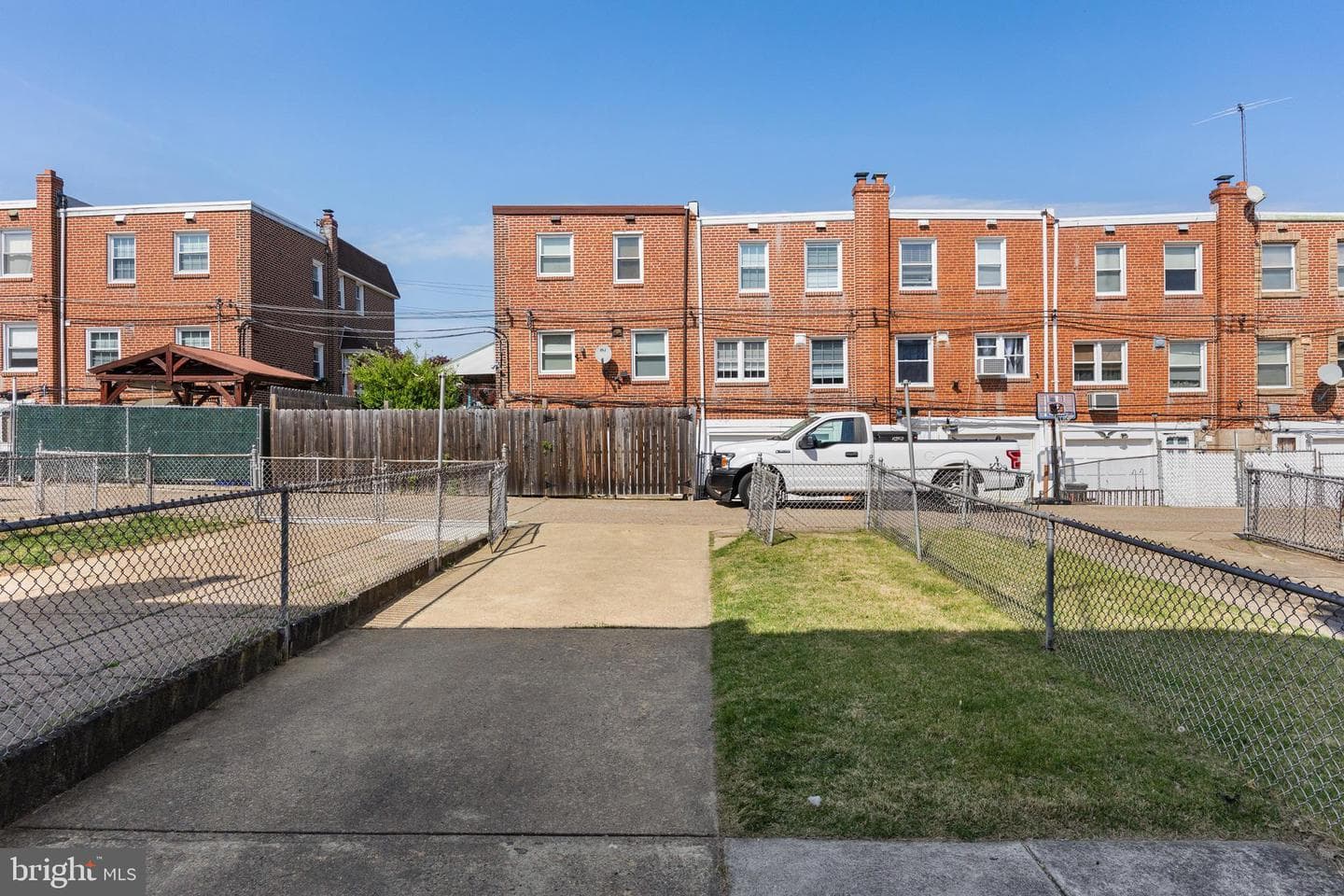 3043 Tremont Street photo 25