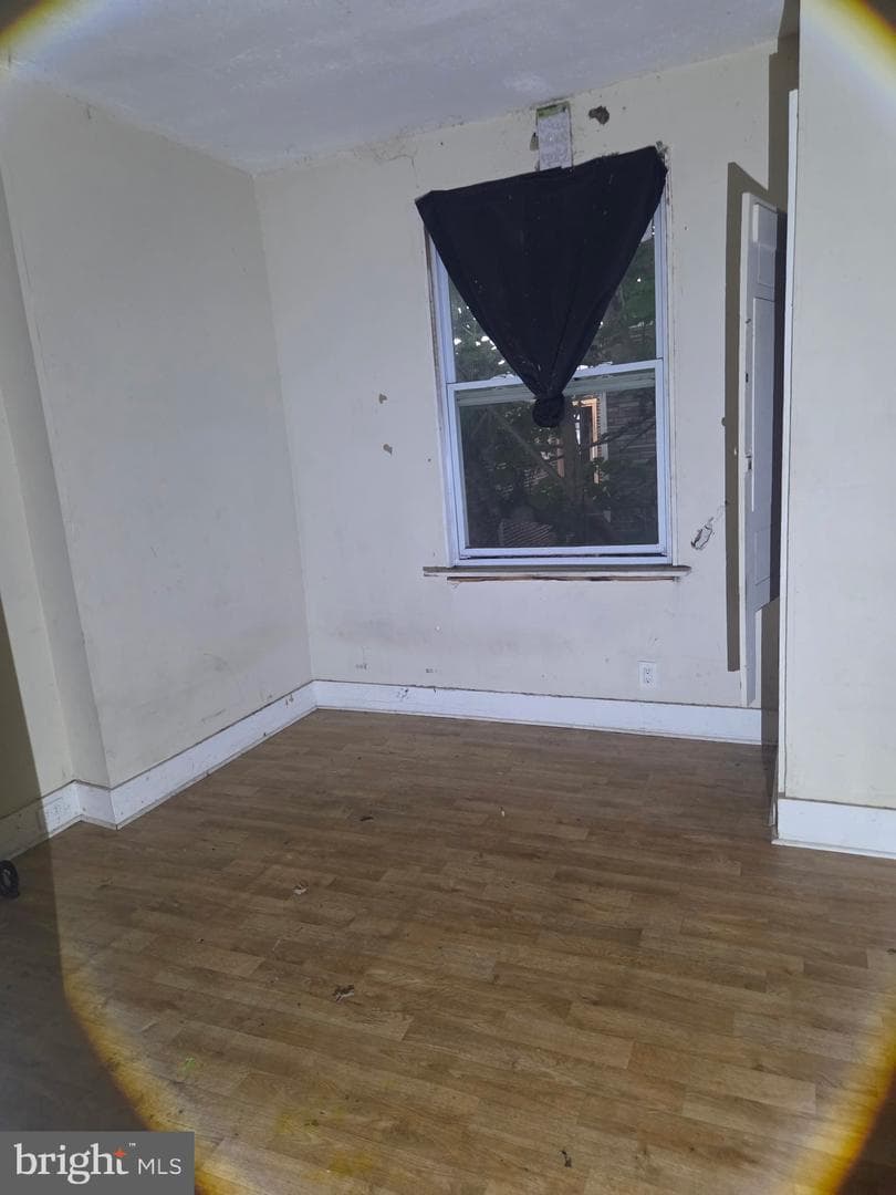 940 E Schiller Street photo 6