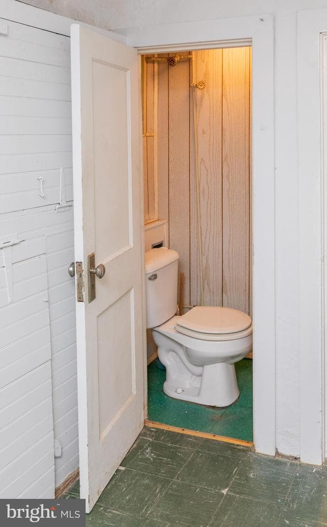 1052 Allengrove Street photo 9
