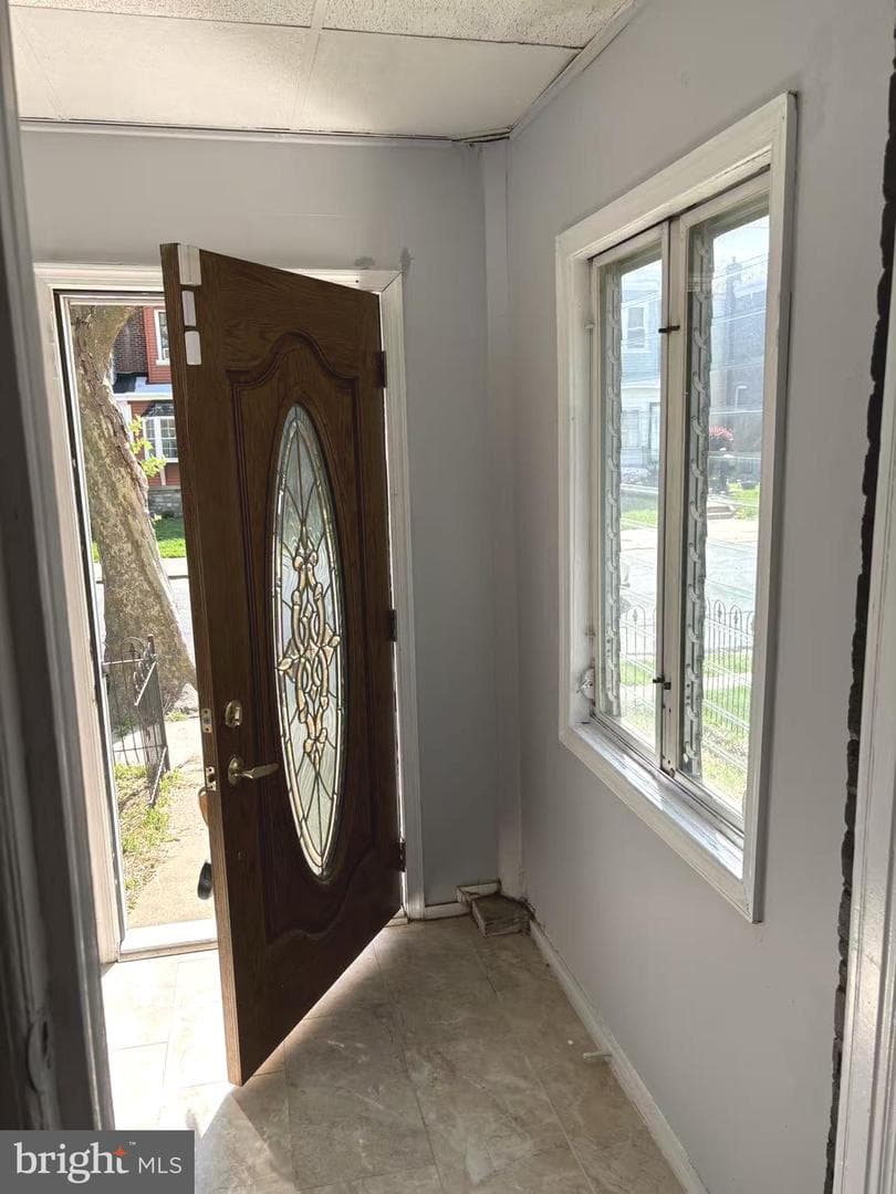 615 Robbins Street photo 4