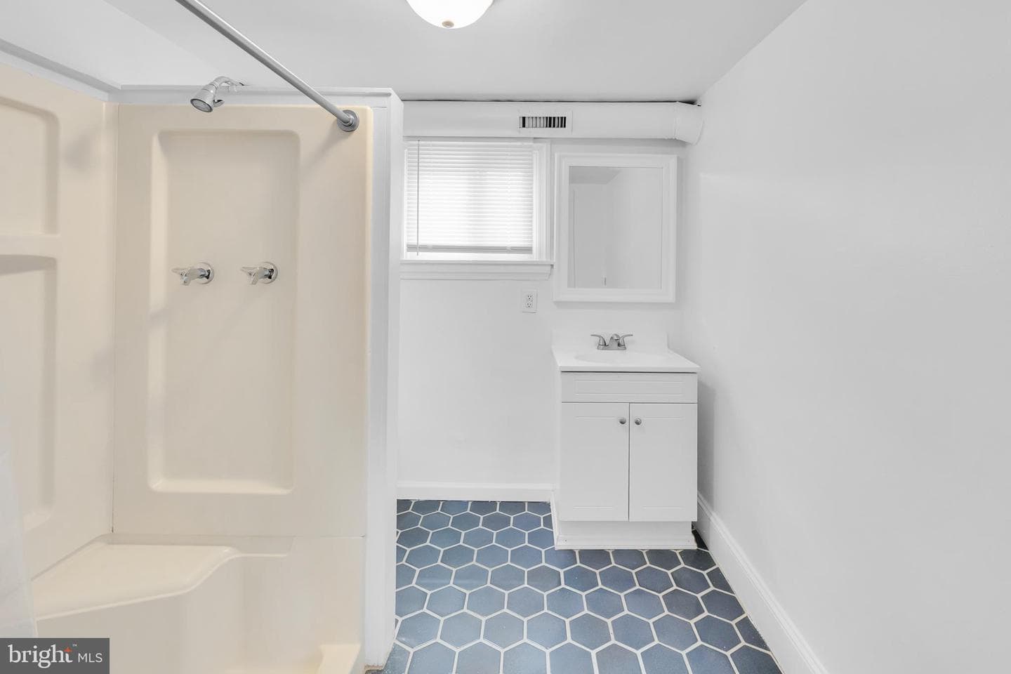 700 Strahle Street photo 35