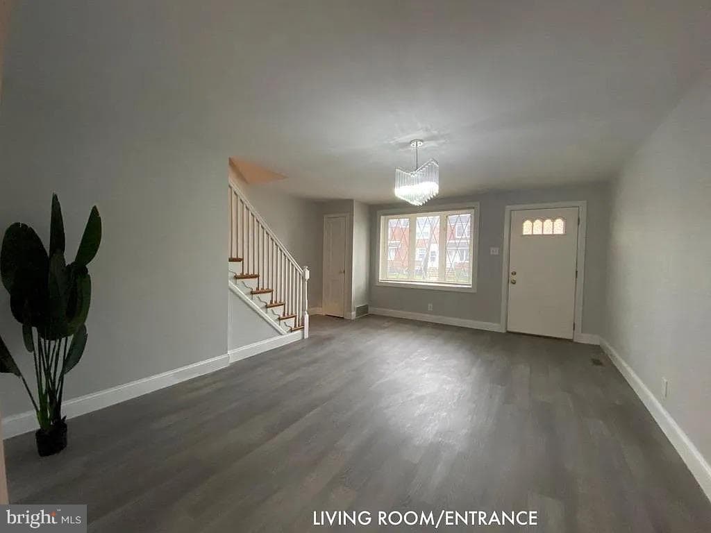 5732 Tackawanna Street photo 10