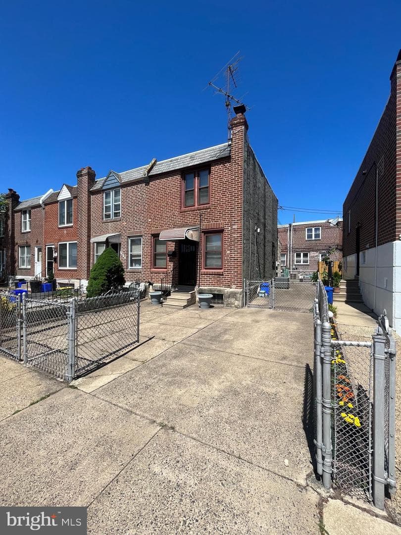 3638 Livingston Street photo 2