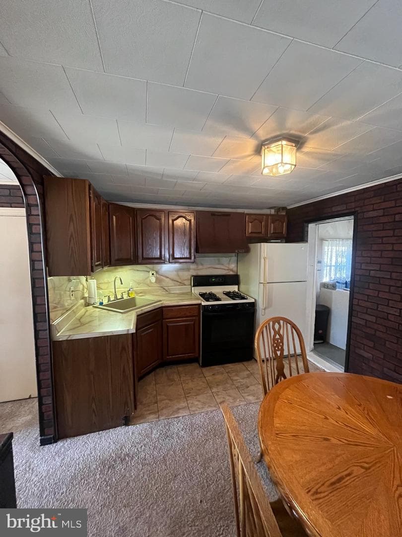 3638 Livingston Street photo 4