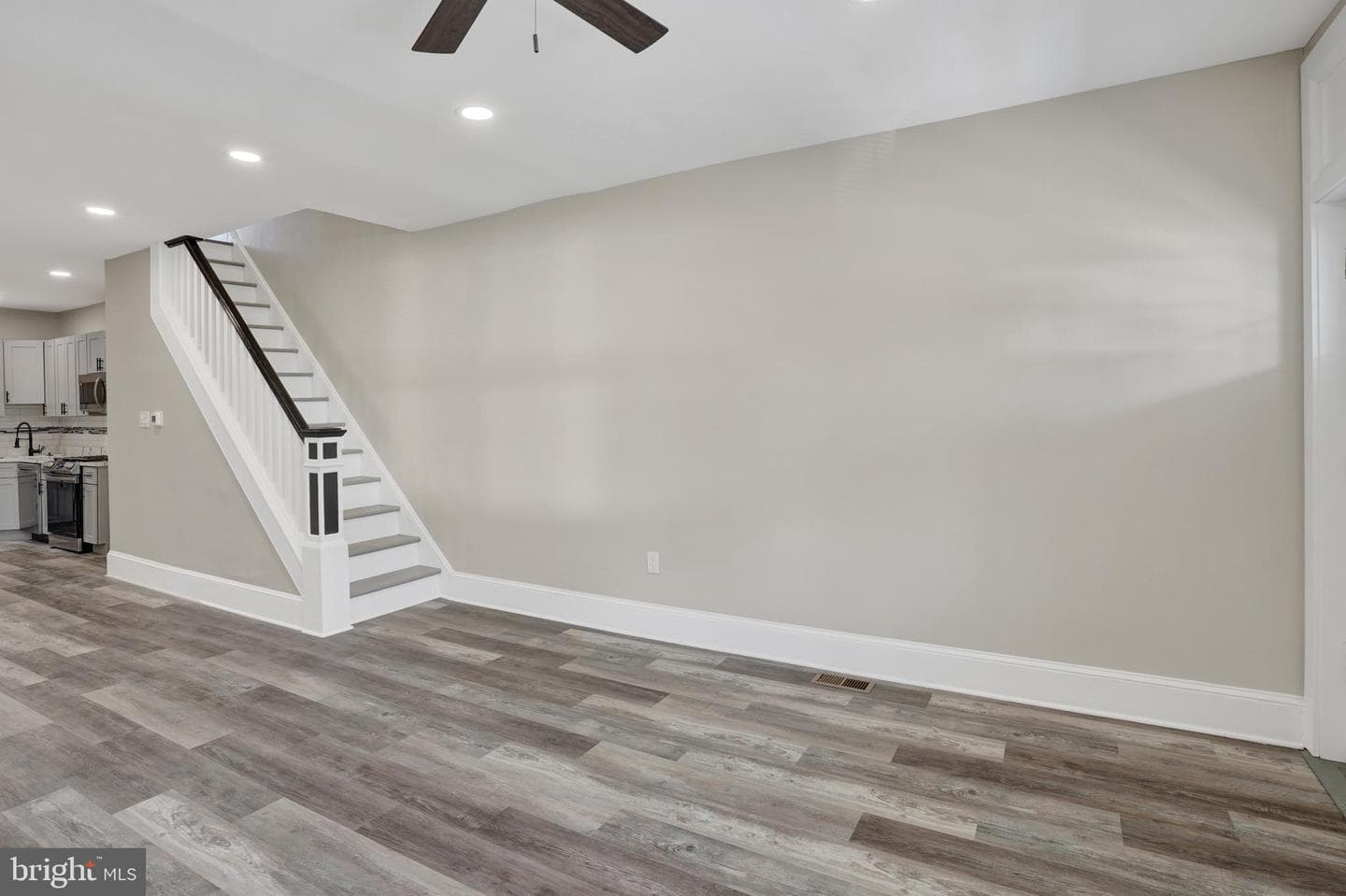 6706 Marsden Street photo 5