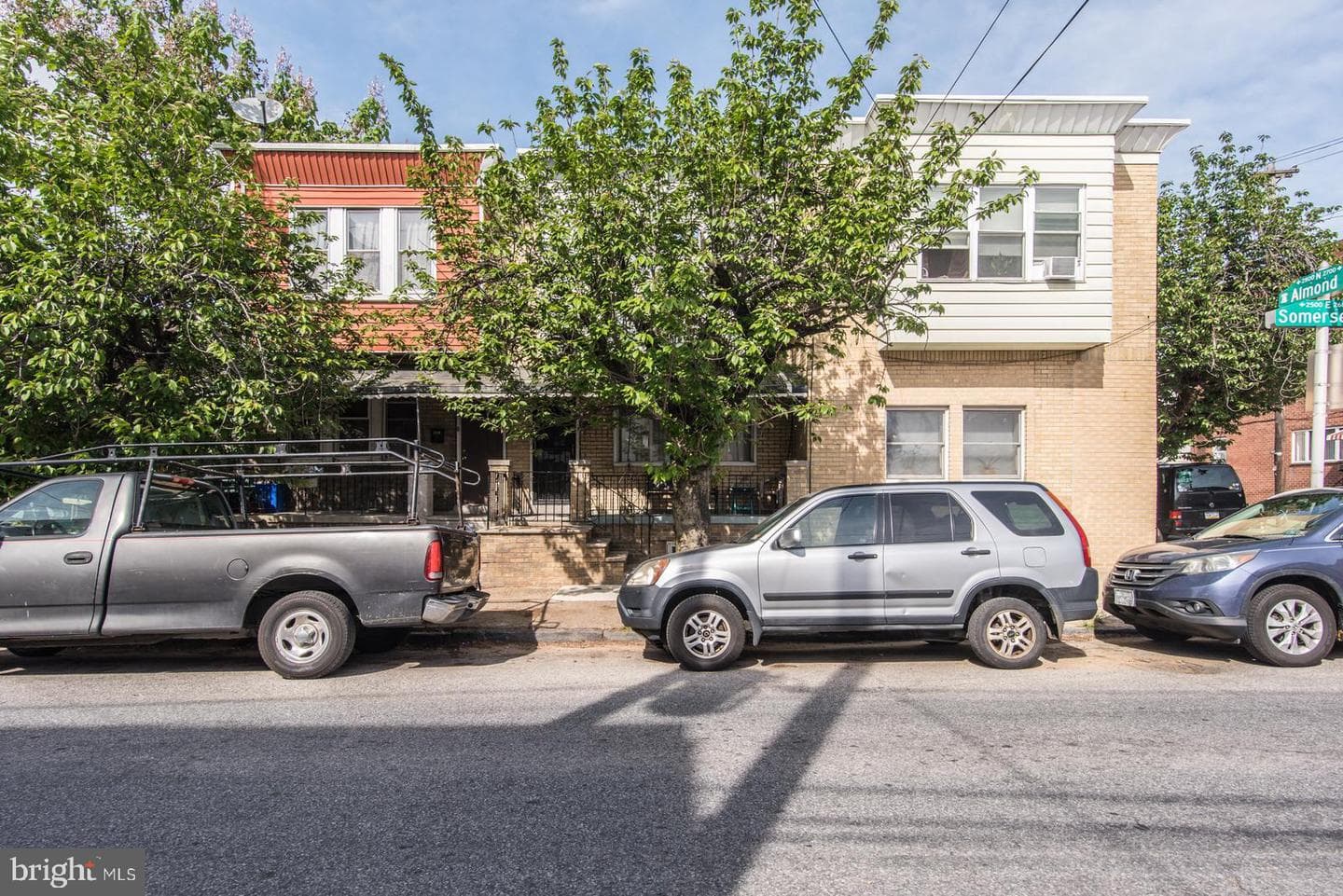 2561 E Somerset Street photo 1