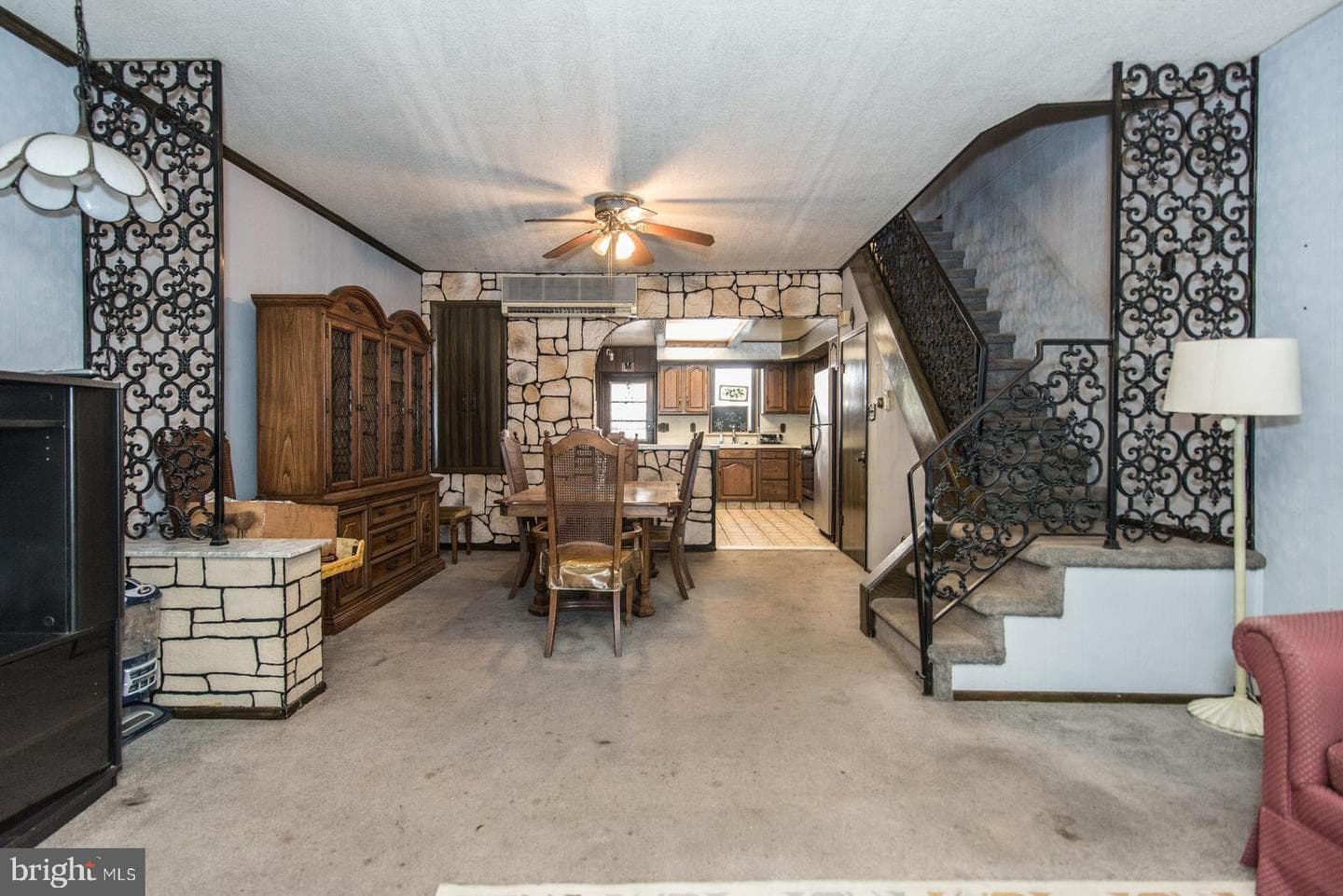 2561 E Somerset Street photo 20