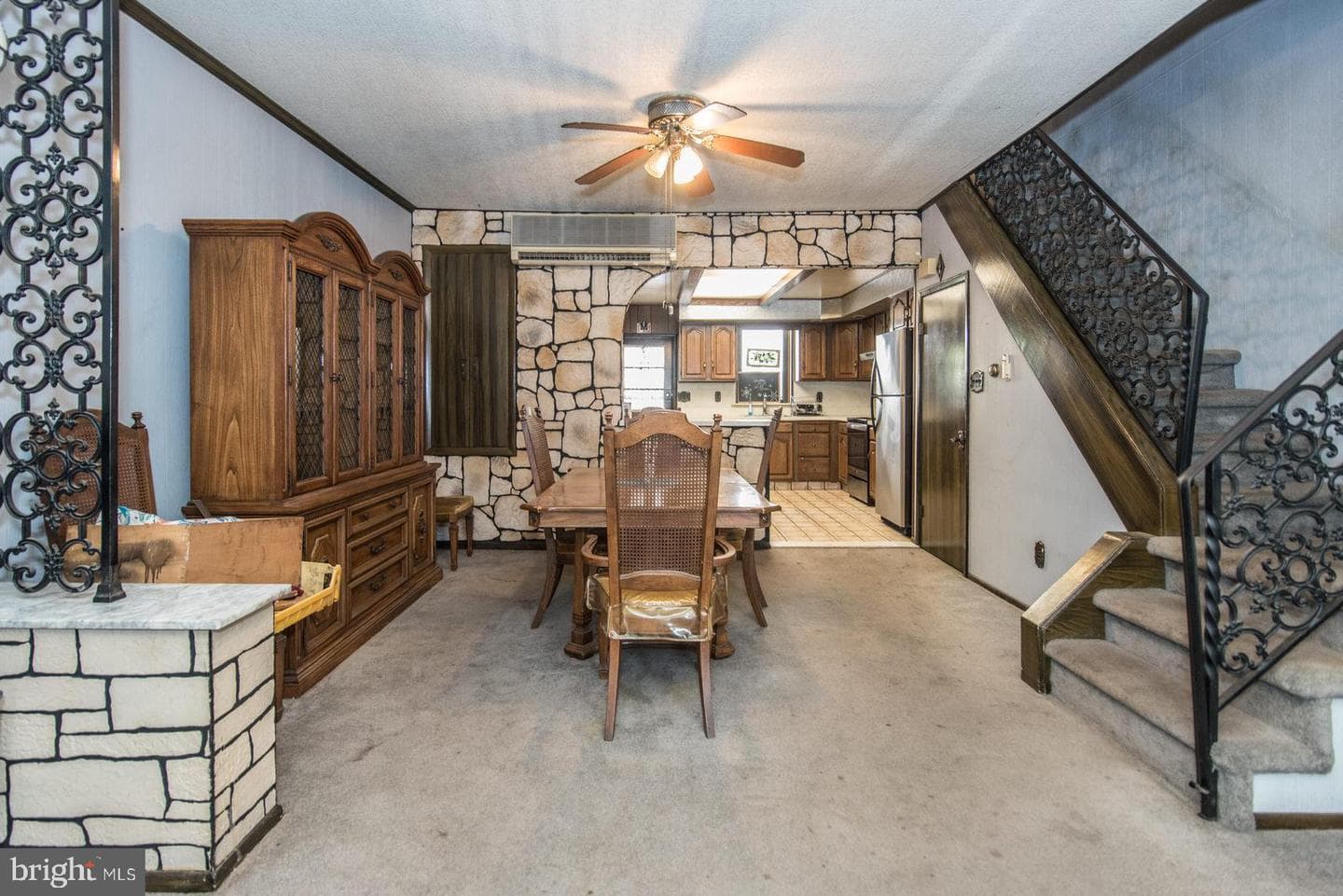 2561 E Somerset Street photo 24