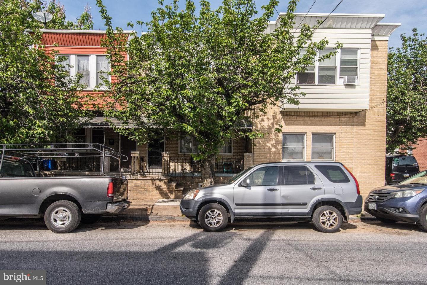 2561 E Somerset Street photo 3