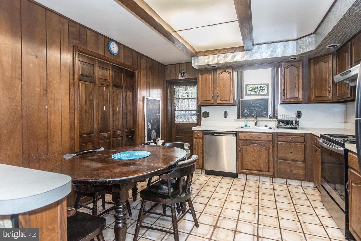 2561 E Somerset Street photo 32