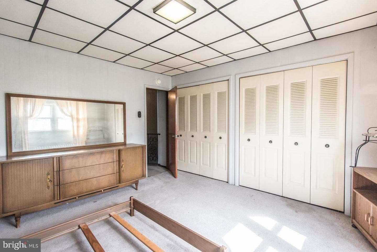 2561 E Somerset Street photo 46