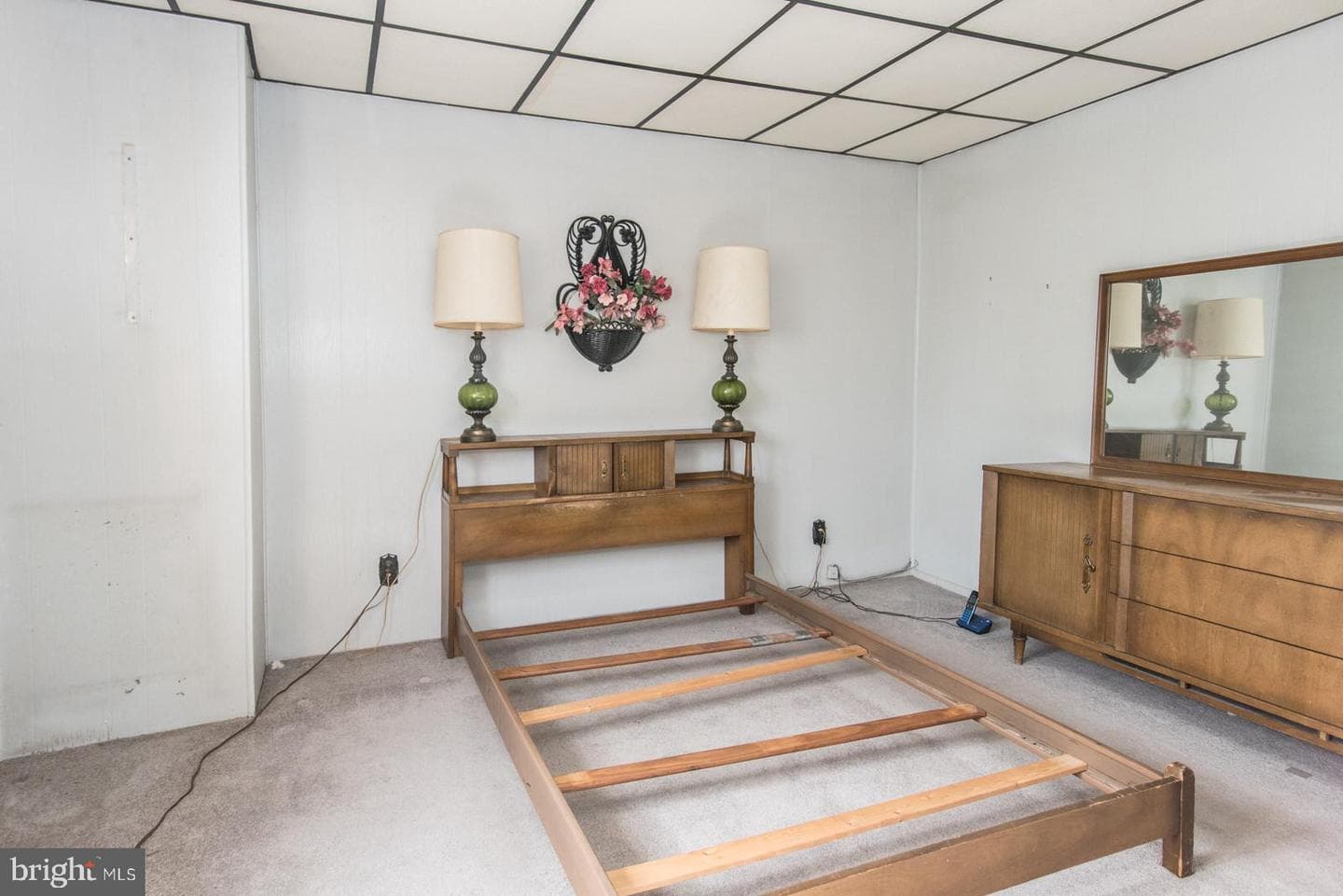 2561 E Somerset Street photo 49