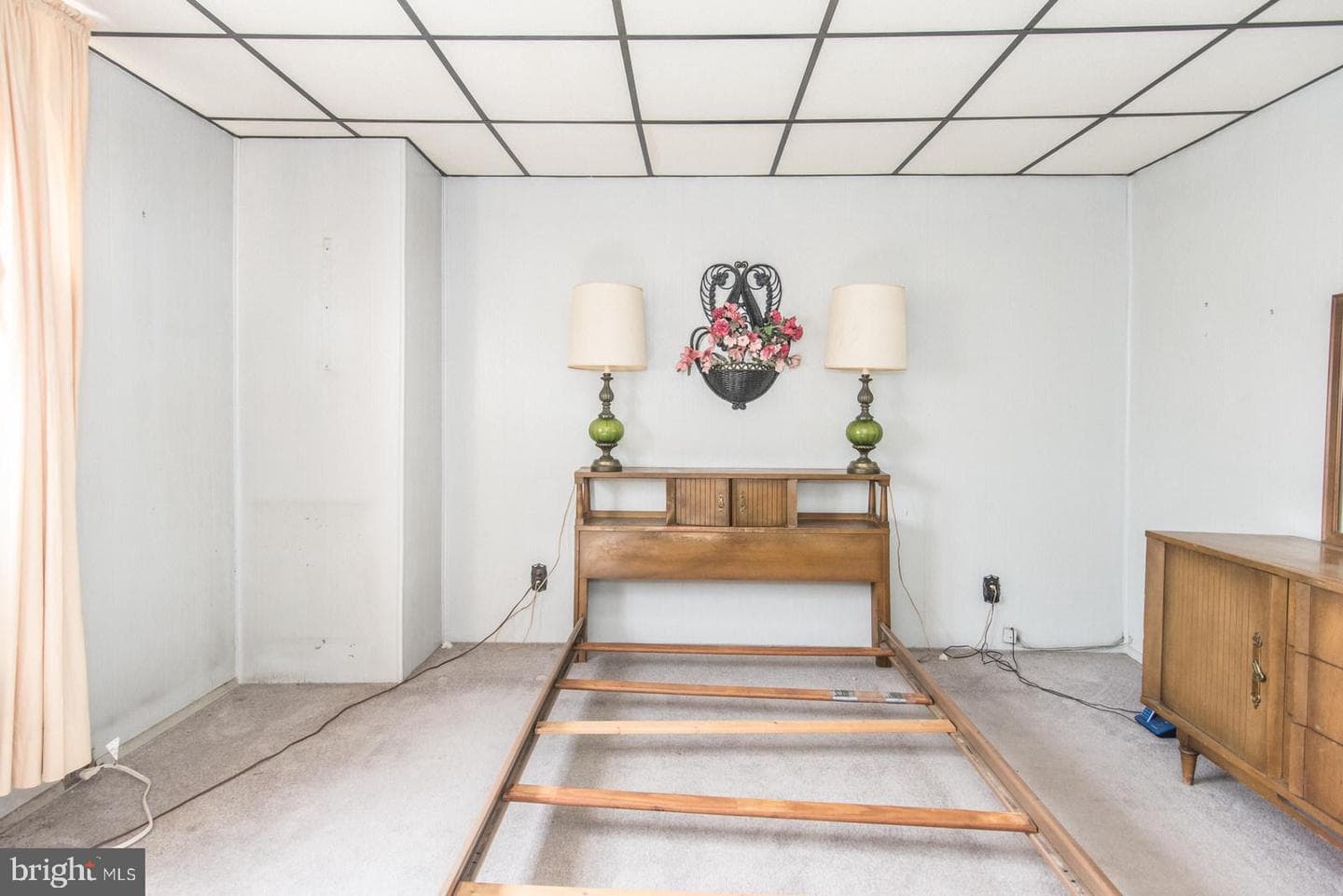 2561 E Somerset Street photo 50