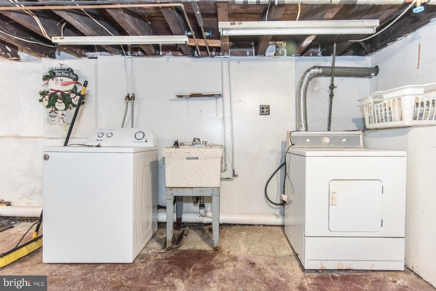 2561 E Somerset Street photo 80