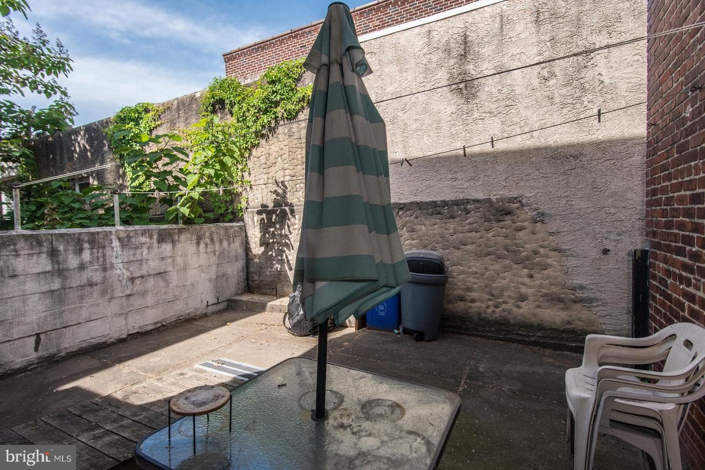 2561 E Somerset Street photo 93