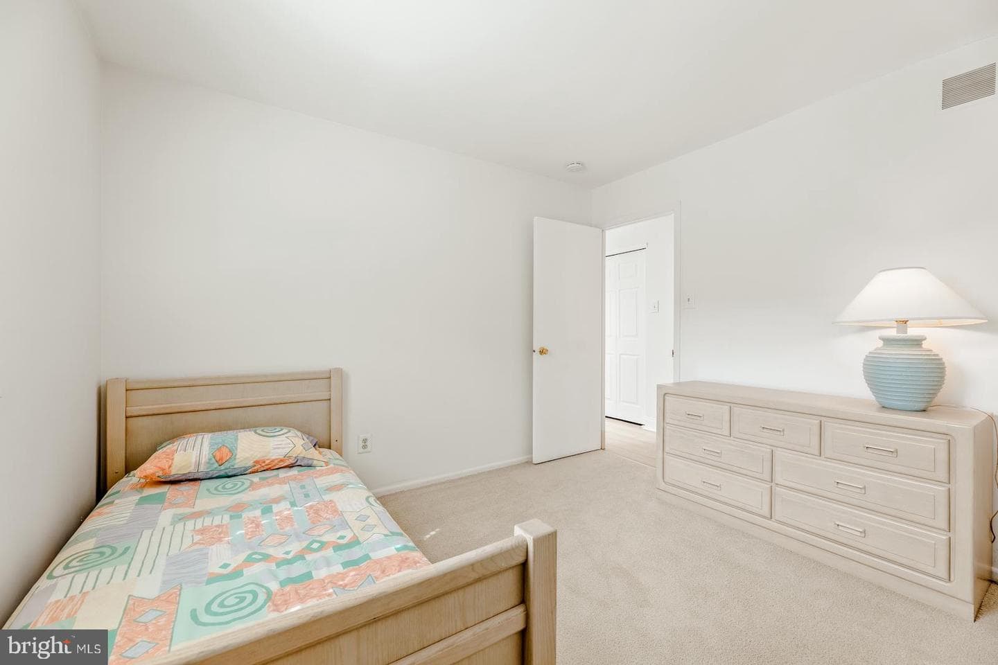 1115 Foster Street photo 19