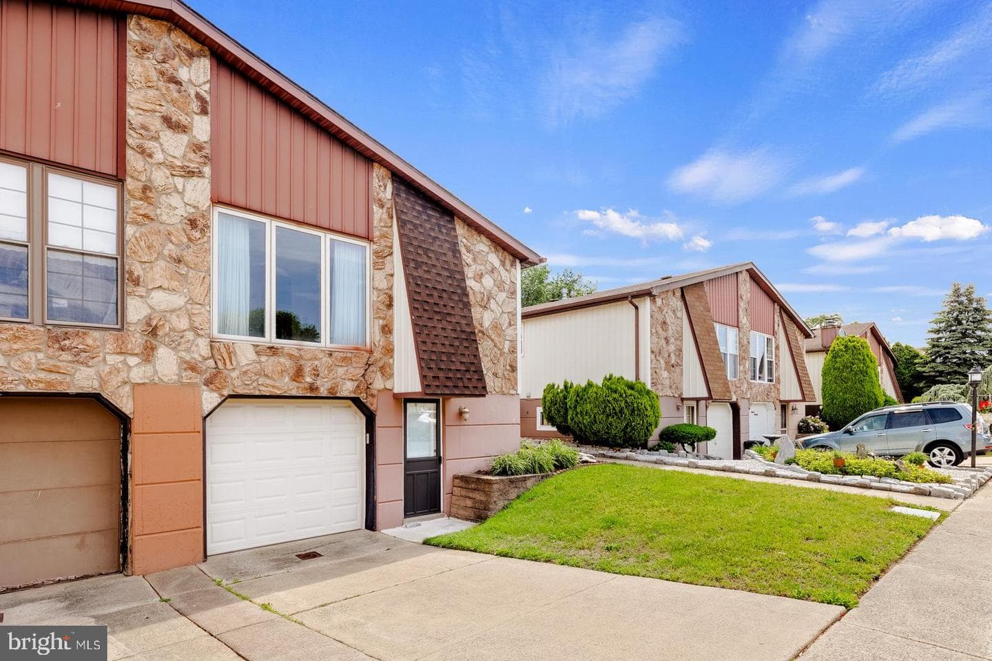1115 Foster Street photo 3