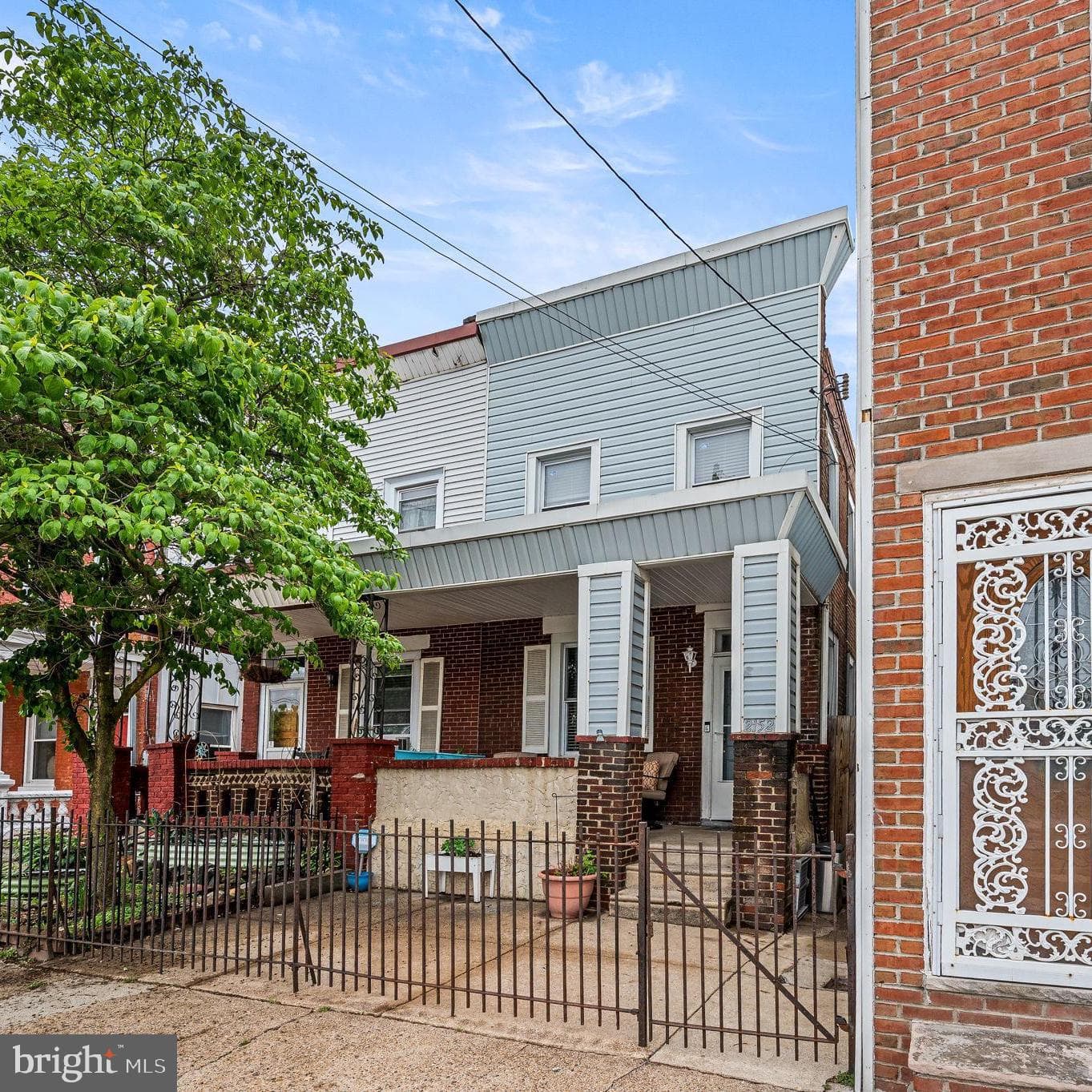 2152 E York Street photo 2