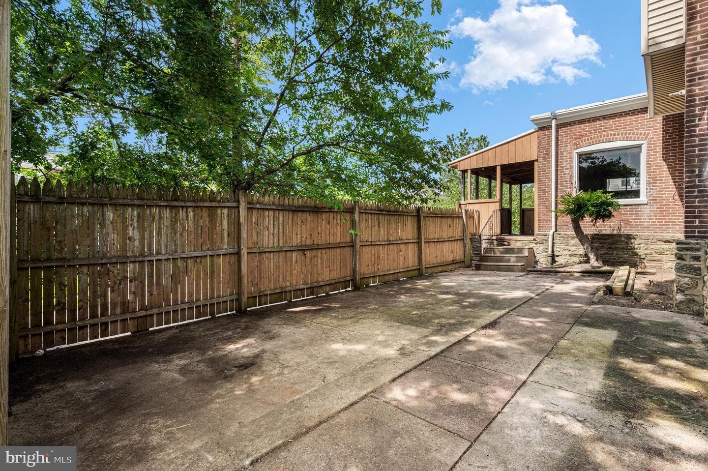 300 Gilham Street photo 22