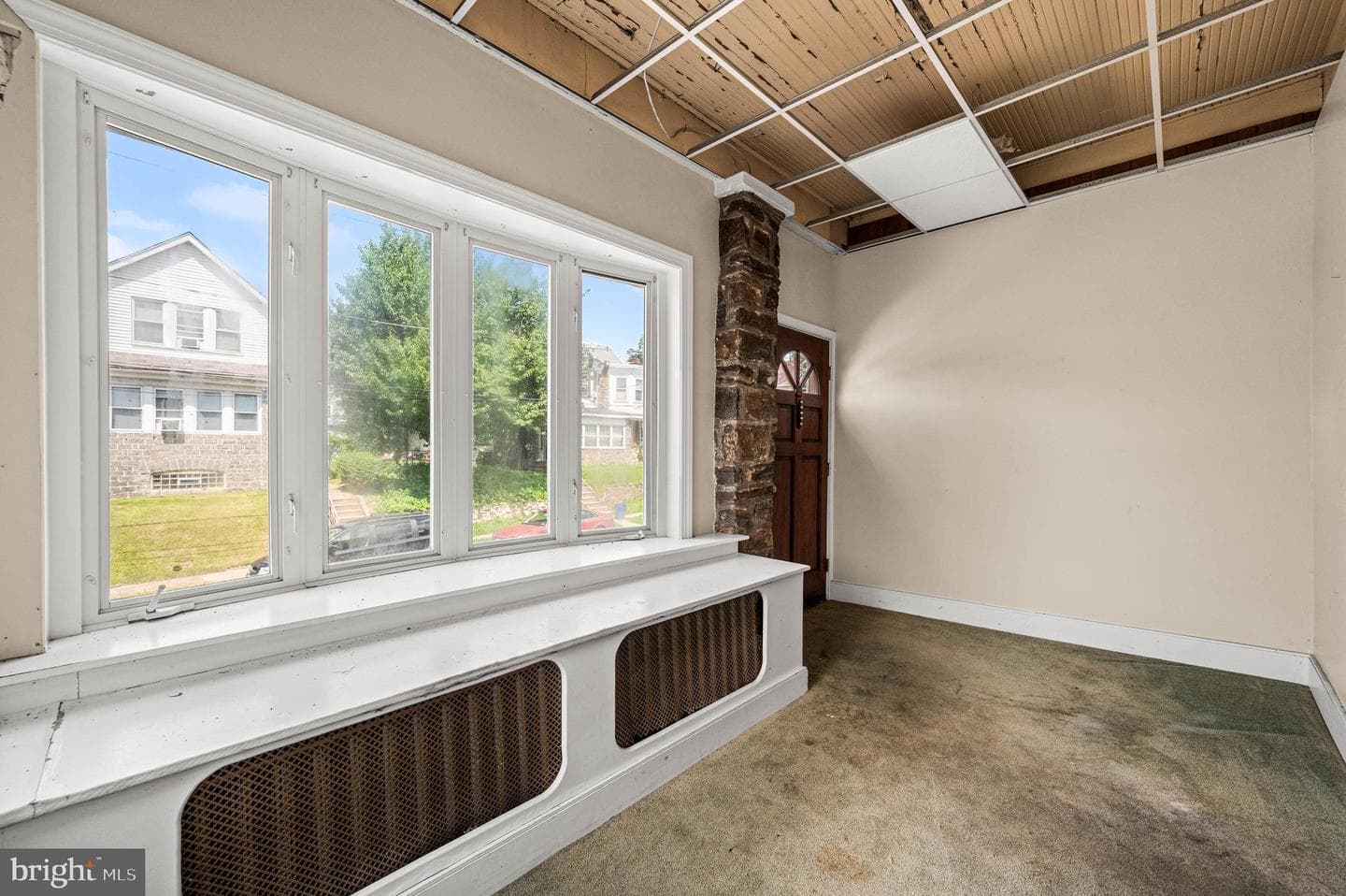 300 Gilham Street photo 3