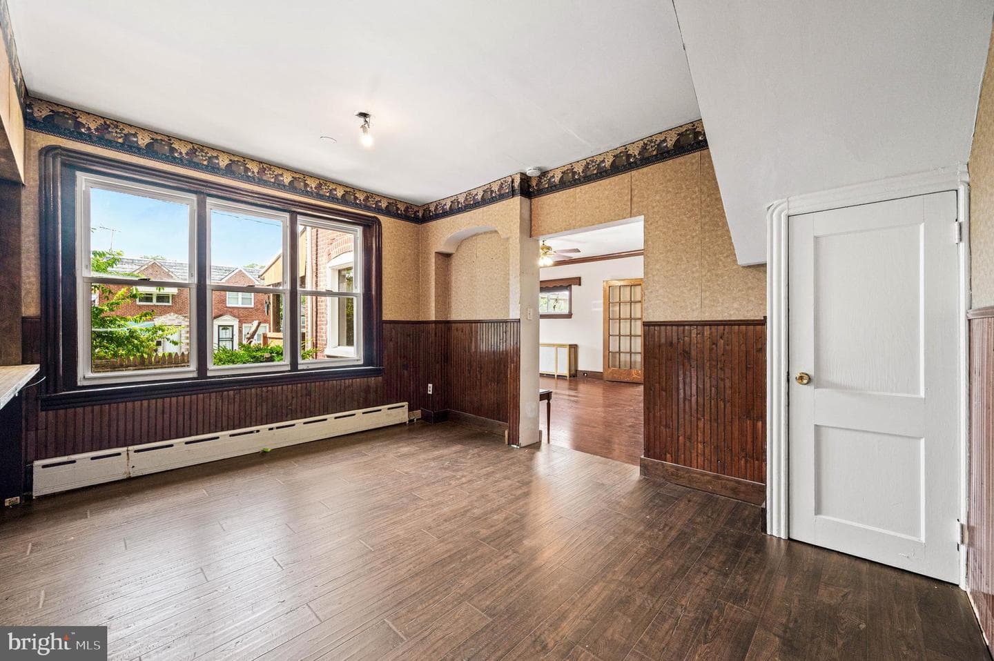 300 Gilham Street photo 9