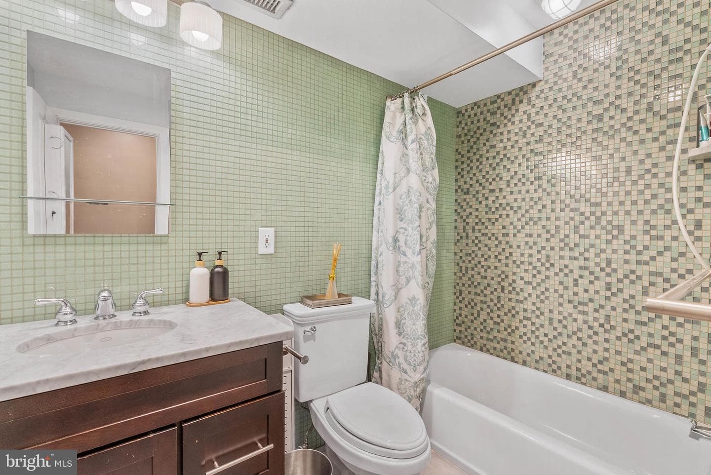 1522 Race St # 1 photo 14