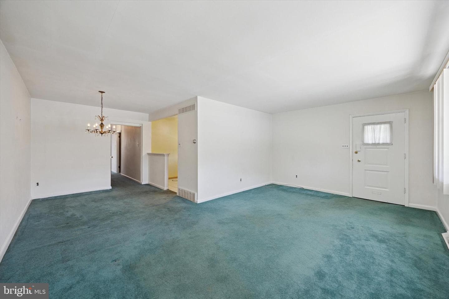 1147 Glenn Street photo 4