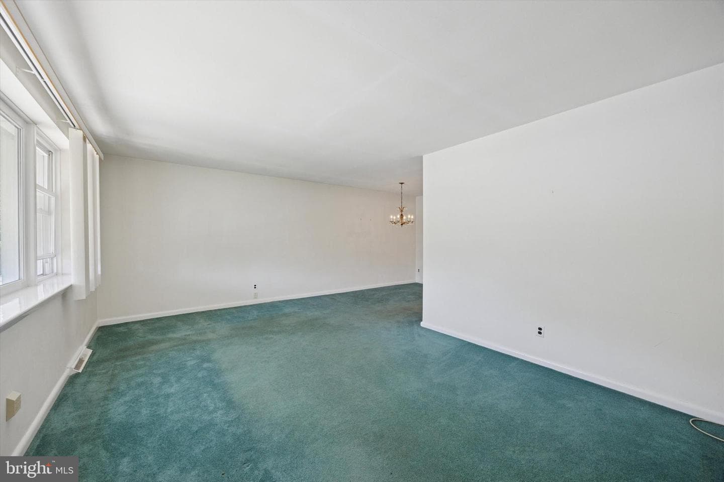 1147 Glenn Street photo 5