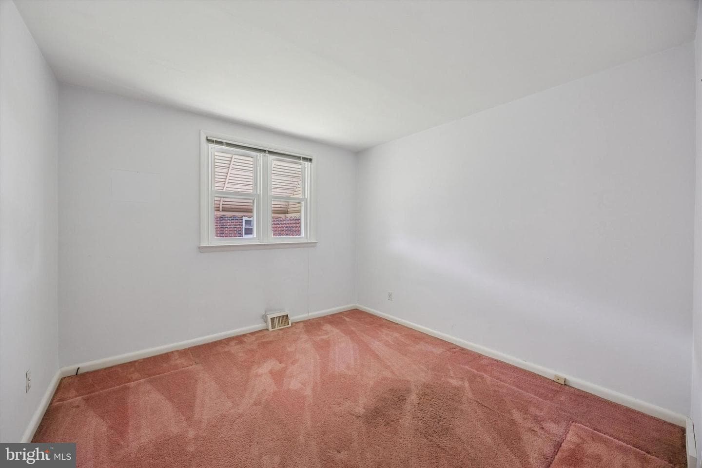 1147 Glenn Street photo 8