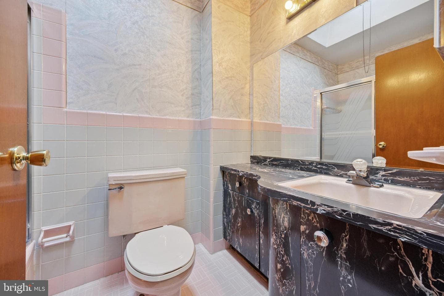 1147 Glenn Street photo 9