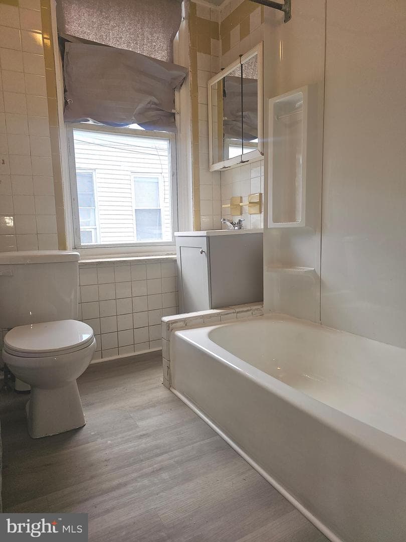 5843 Race Street photo 29