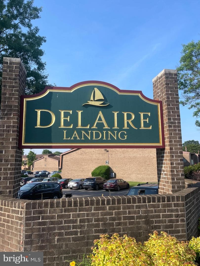 60201 Delaire Landing Road #201 photo 1
