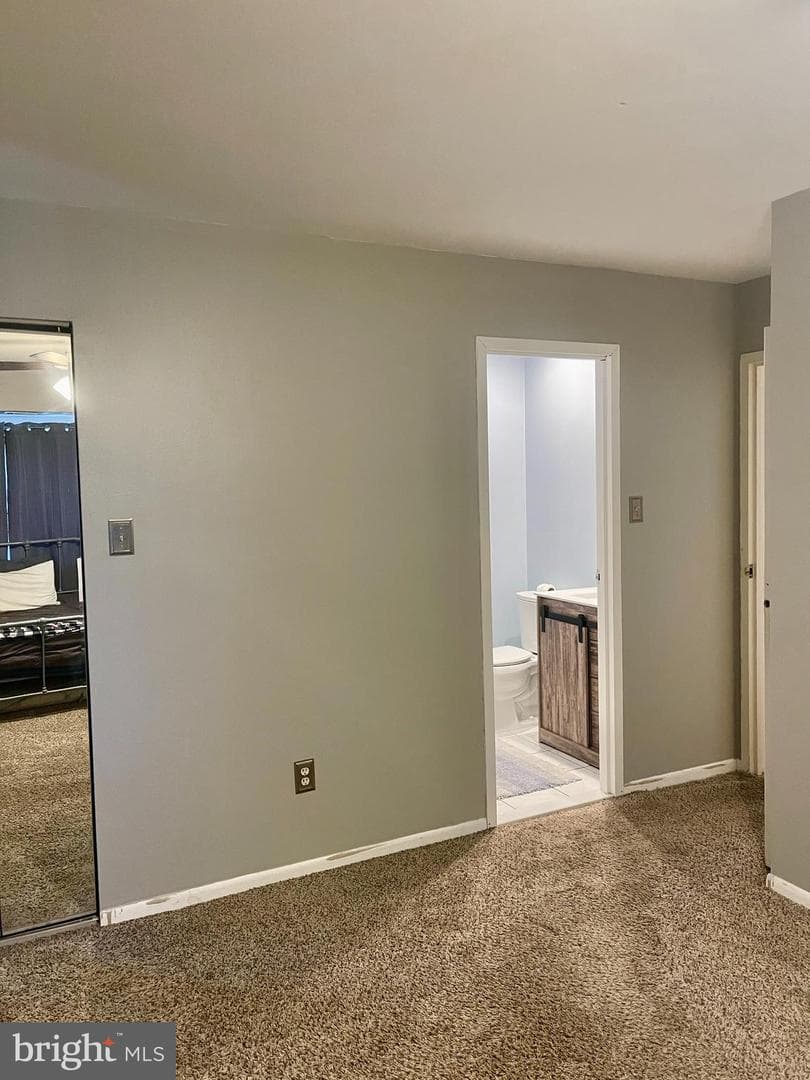 60201 Delaire Landing Road #201 photo 24