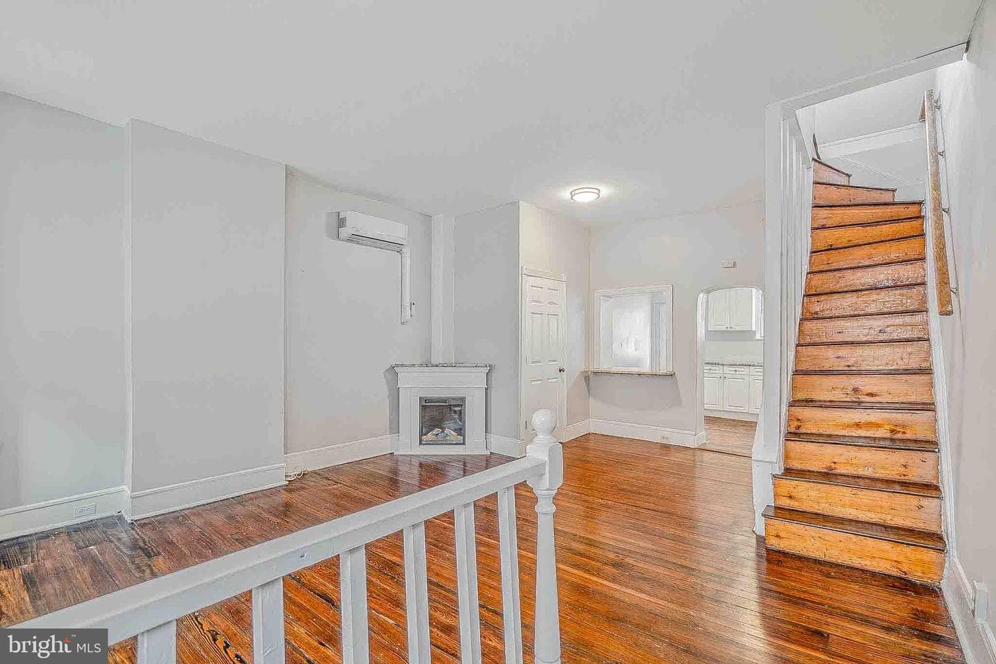 1129 Leopard Street photo 3