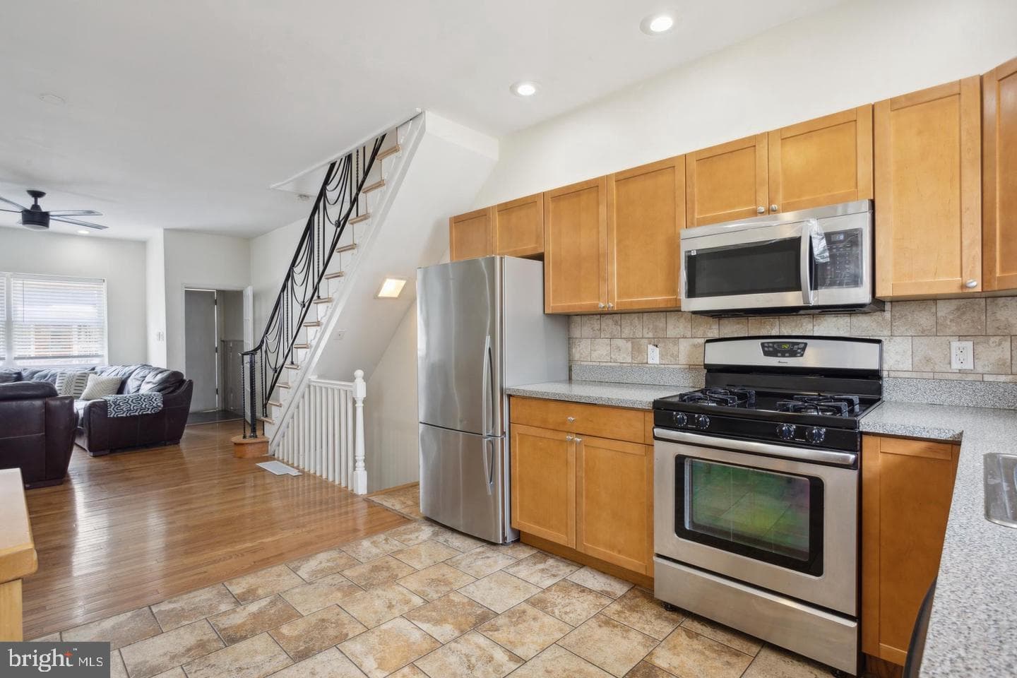 2335 S Chadwick Street photo 6