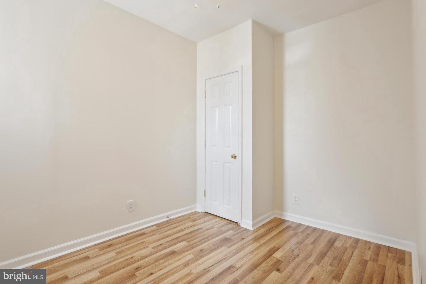 2335 S Chadwick Street photo 9
