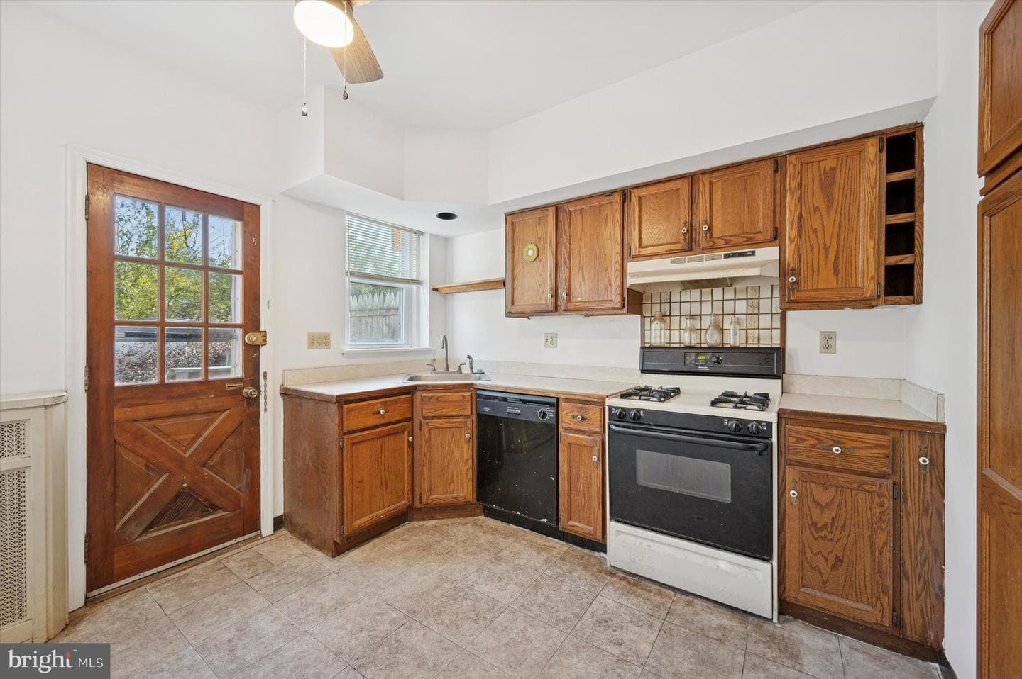 3604 Calumet Street photo 6