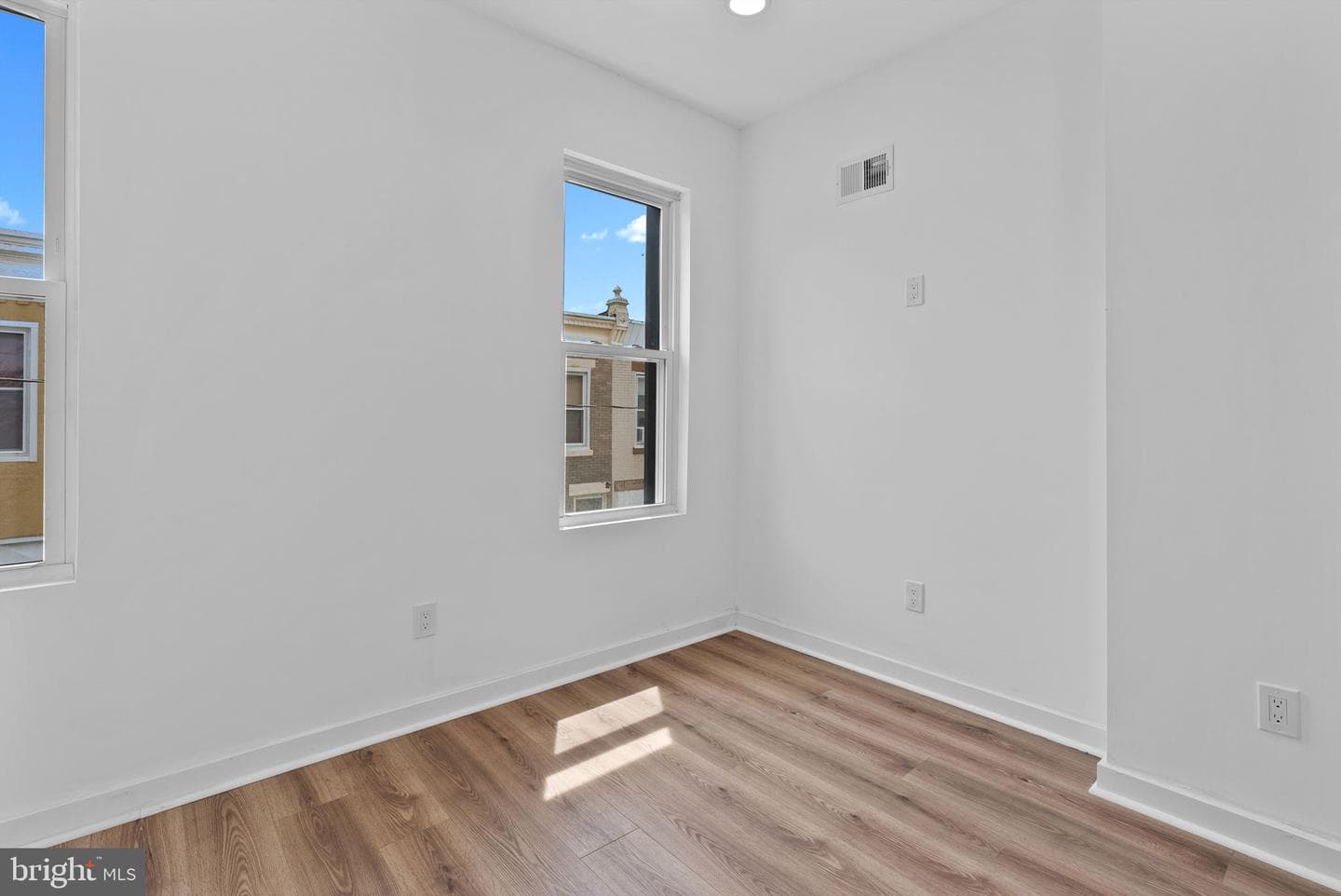 3216 N Randolph Street photo 15