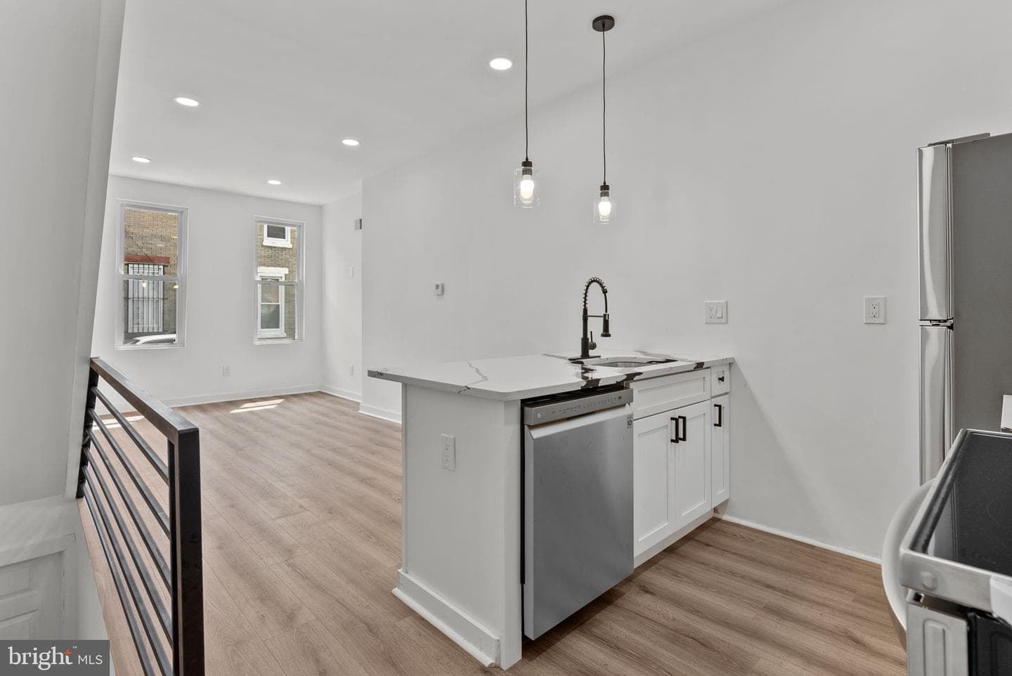3216 N Randolph Street photo 8