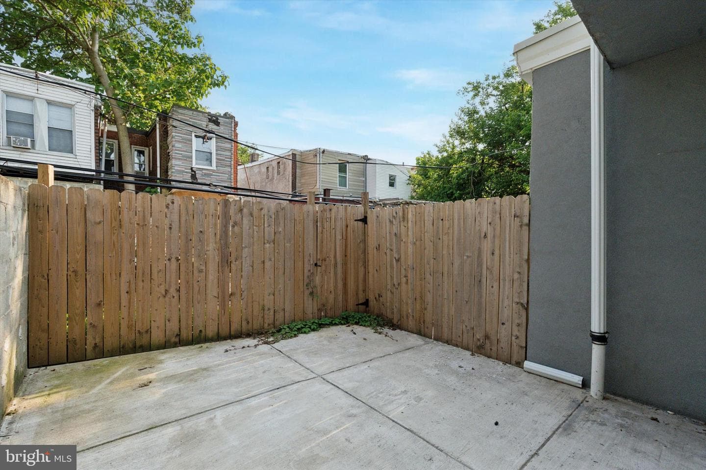 2538 W Oakdale Street photo 19
