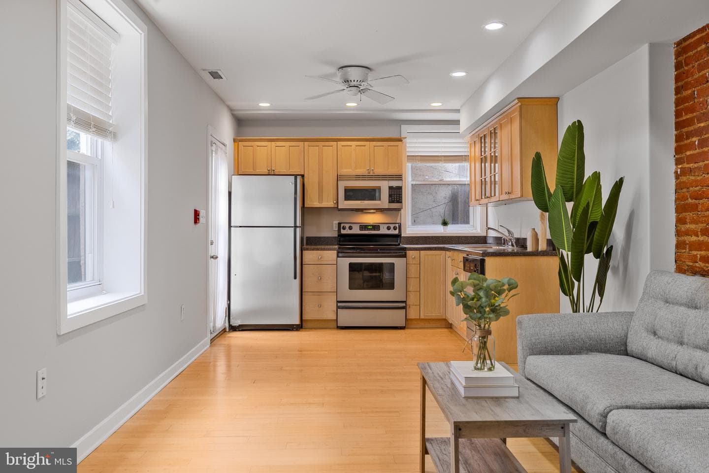 1516 Catharine Street #2 photo 1