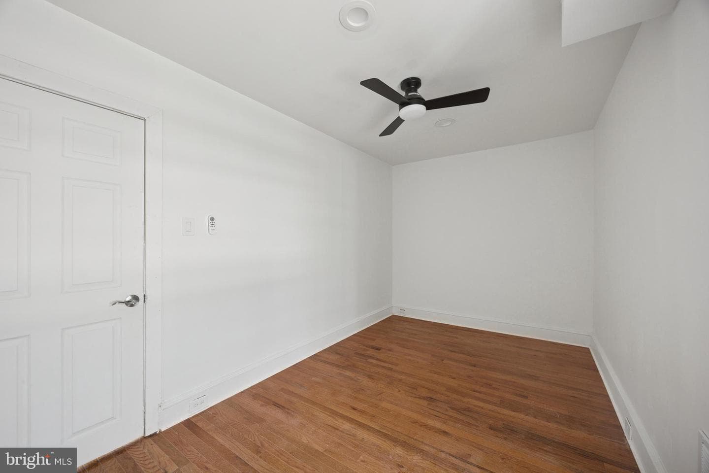 6221 Chew Avenue photo 22