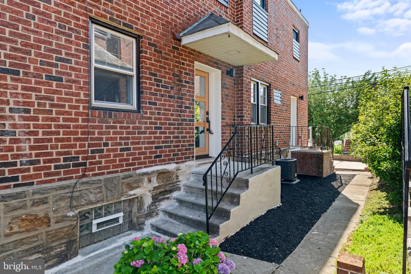 928 E Hortter Street photo 2