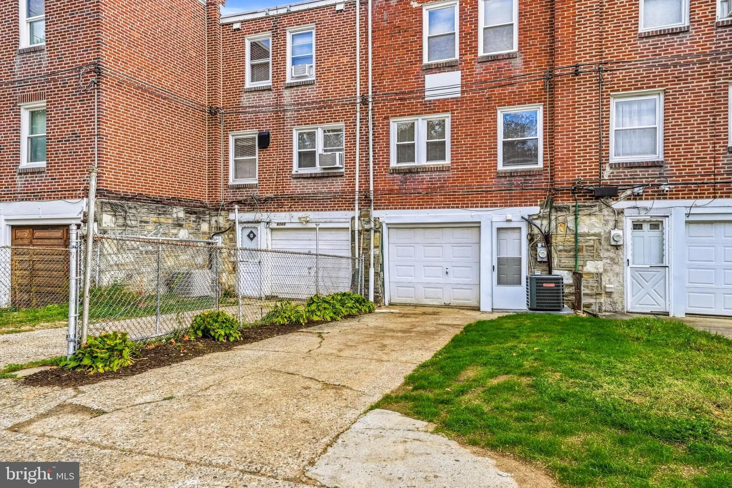 6164 Tackawanna Street photo 12