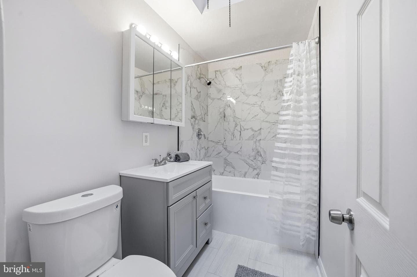 6164 Tackawanna Street photo 16