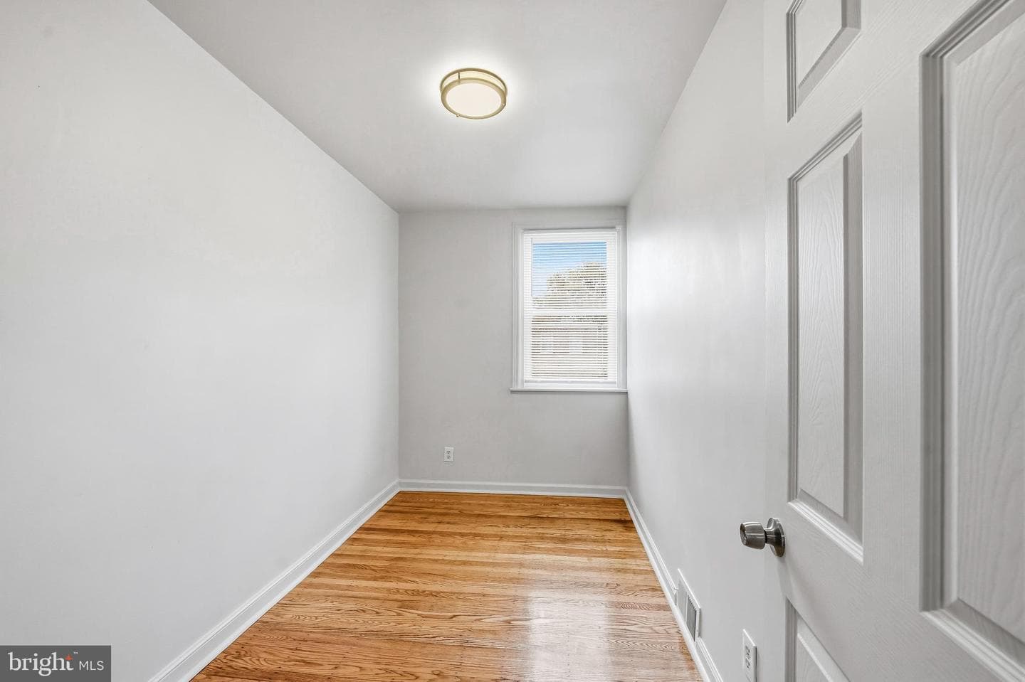 6164 Tackawanna Street photo 23