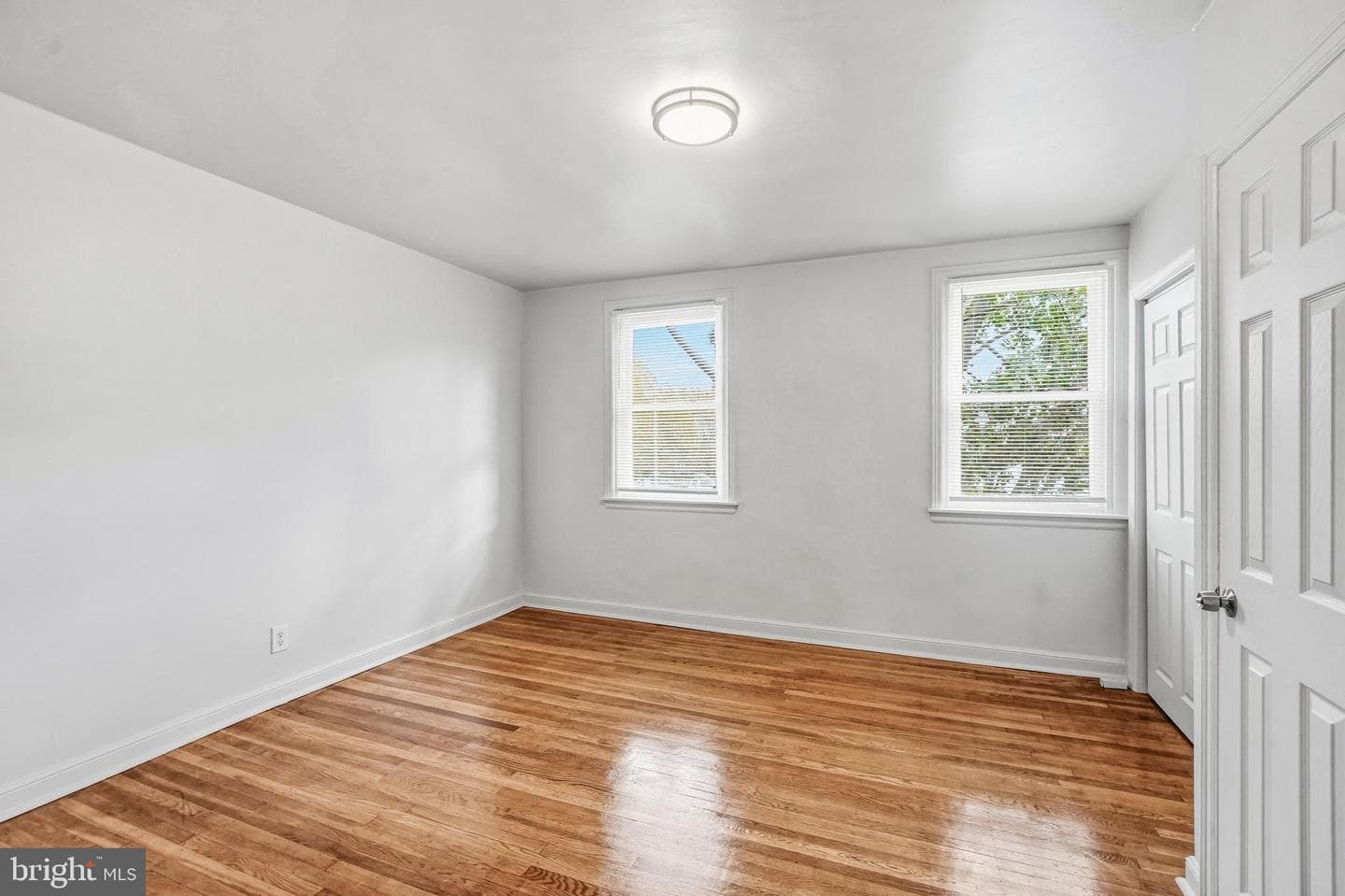 6164 Tackawanna Street photo 24