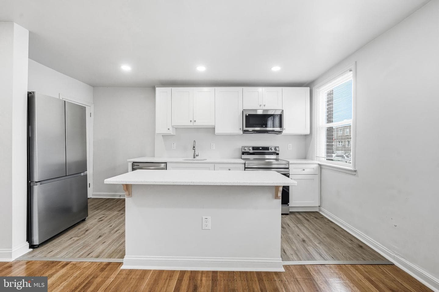 6164 Tackawanna Street photo 33