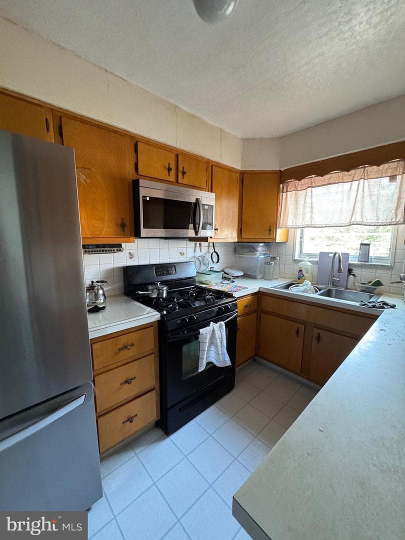 2947 Tyson Avenue photo 14